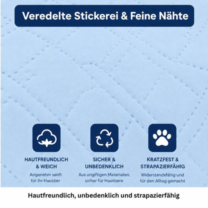 Detailansicht der blauen Haustierdecke mit feiner Steppung und Nähten