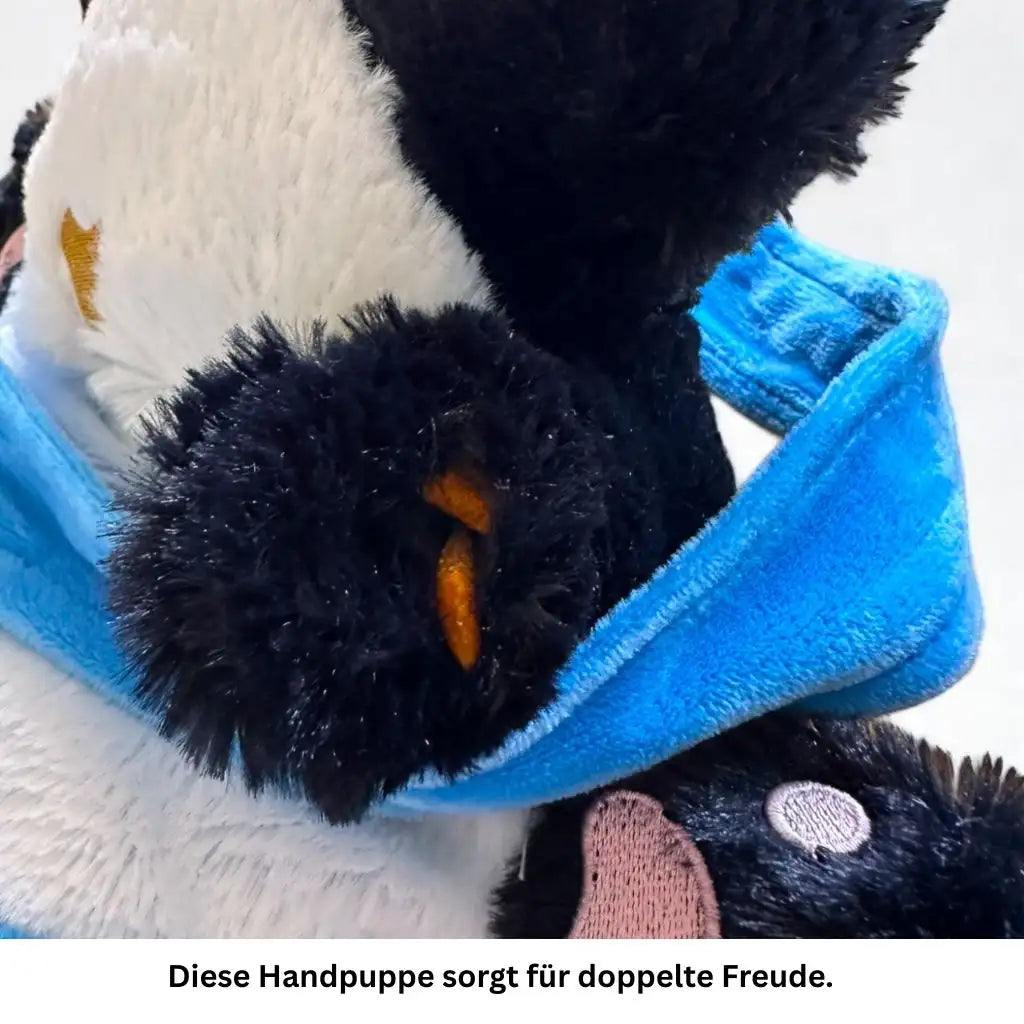 Katzenpuppe von der Seite mit sichtbarer Handöffnung